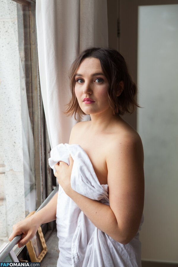 Chloe Fineman Nudo Foto trapelata #13