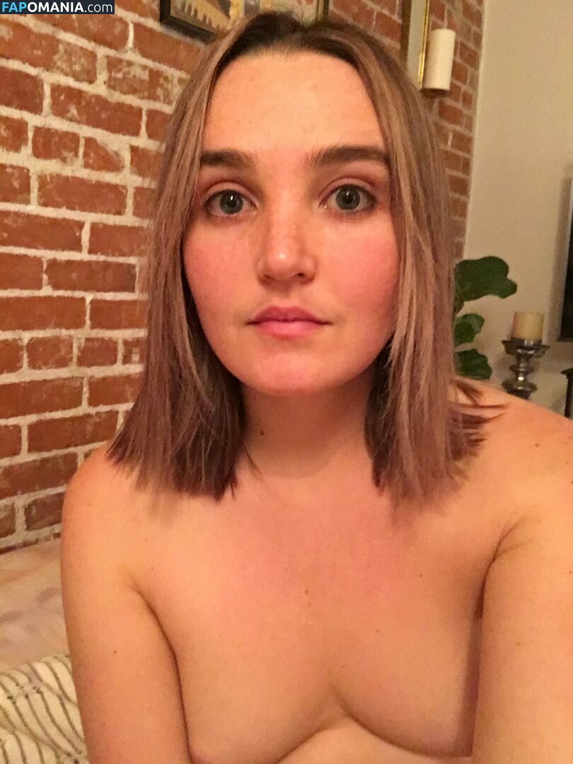 Chloe Fineman Nudo Foto trapelata #17