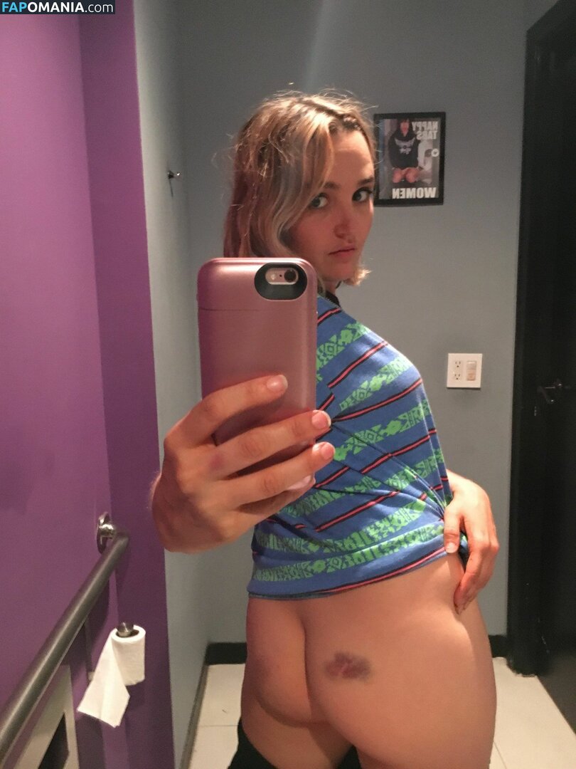 Chloe Fineman Nudo Foto trapelata #30