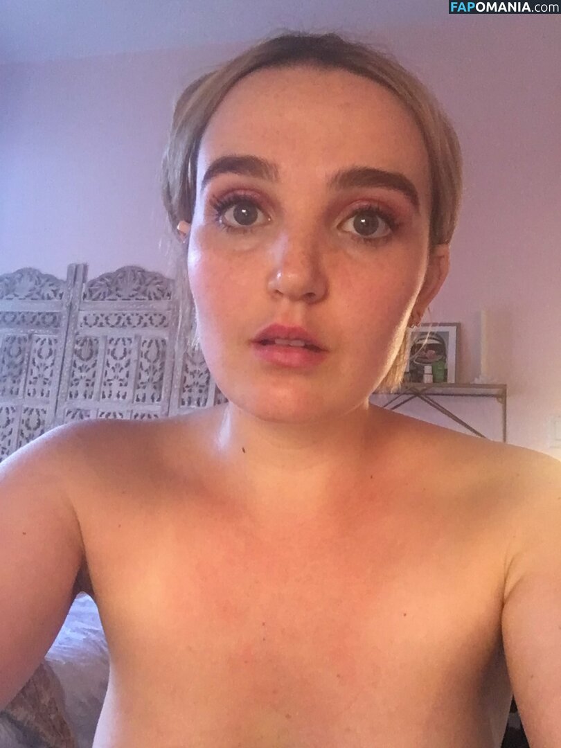 Chloe Fineman Nudo Foto trapelata #41