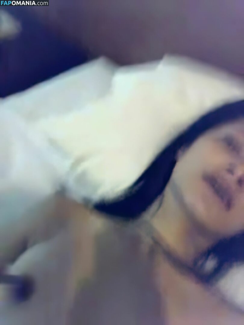 Cut Tari Nudo Foto trapelata #23