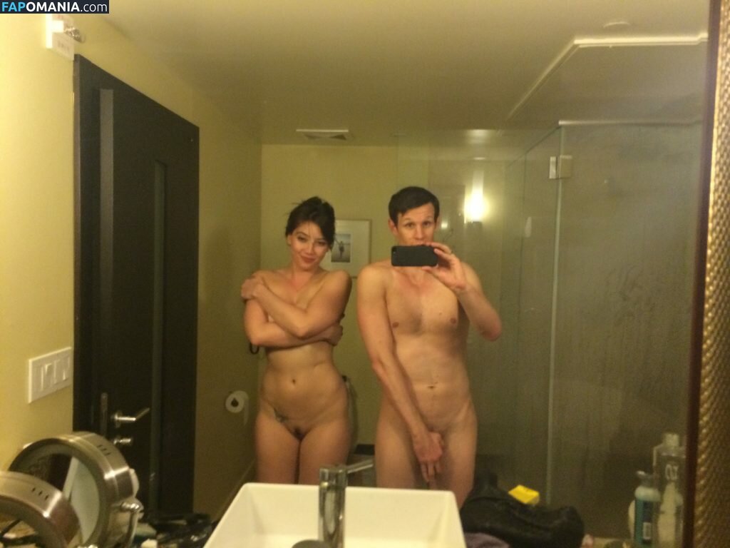 Daisy Lowe Nudo Foto trapelata #23