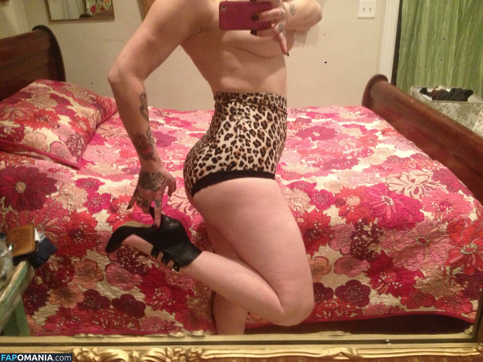 Danielle Colby Nudo Foto trapelata #4