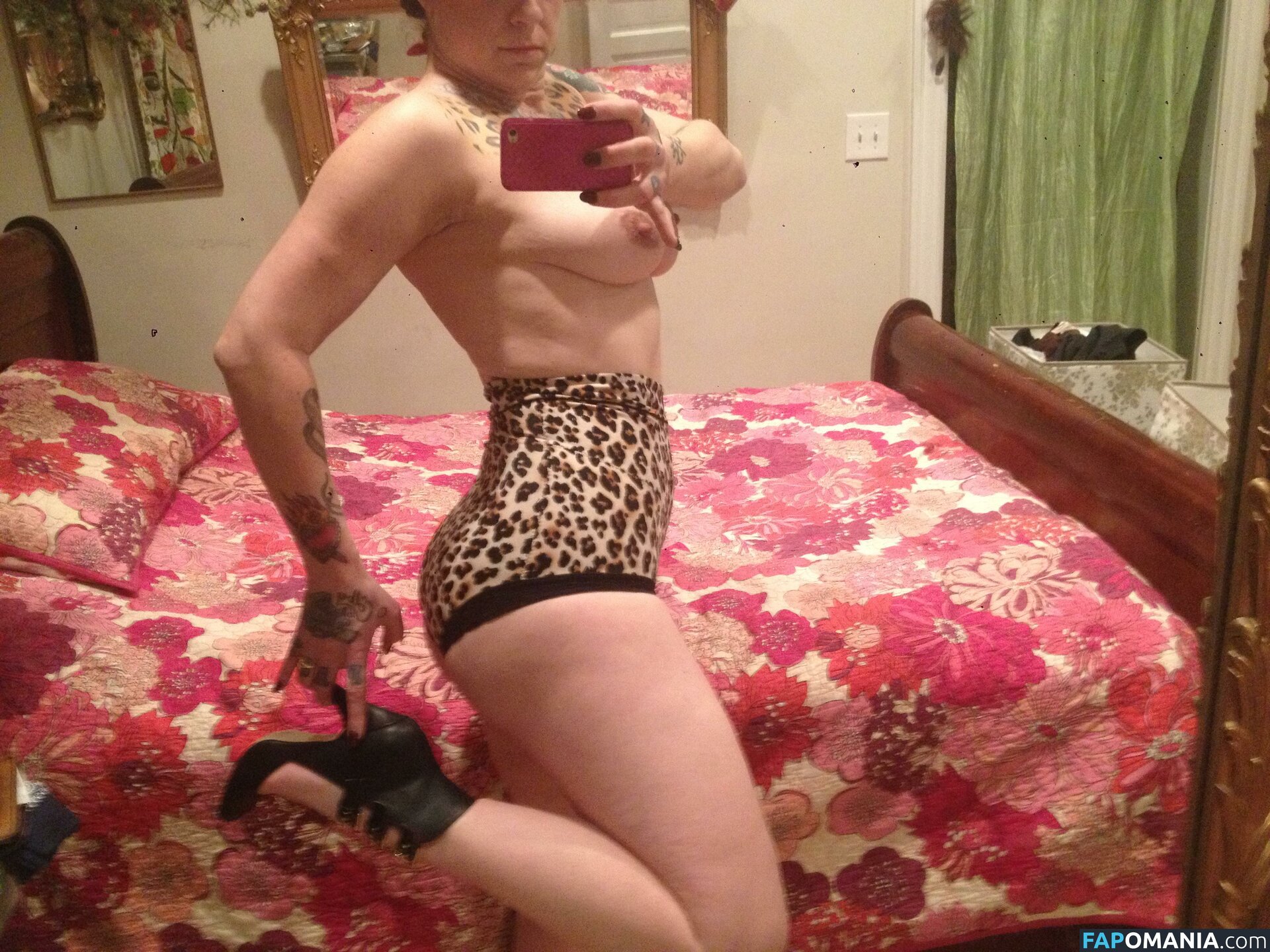 Danielle Colby Nudo Foto trapelata #5