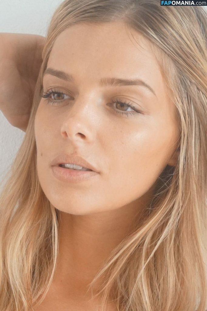 Danielle Knudson Nudo Foto trapelata #134