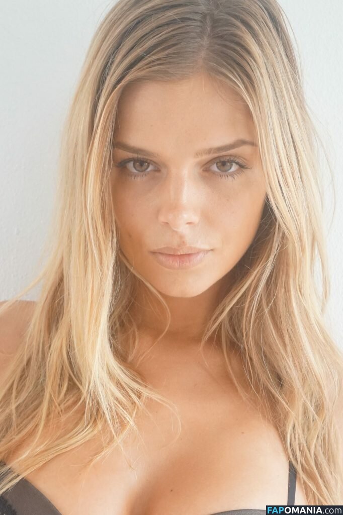 Danielle Knudson Nudo Foto trapelata #164