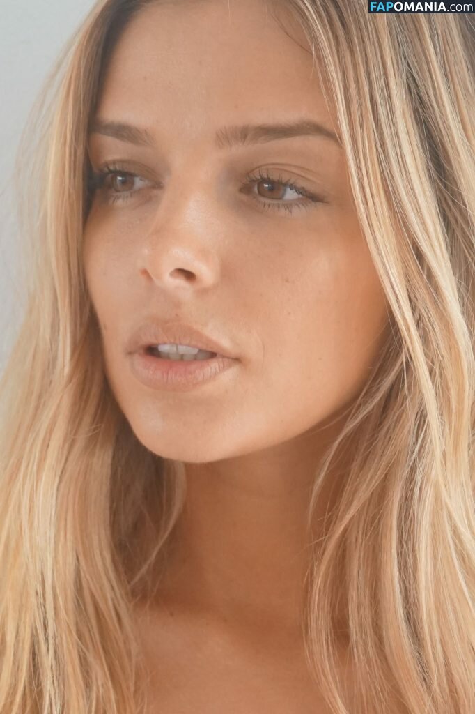 Danielle Knudson Nudo Foto trapelata #252