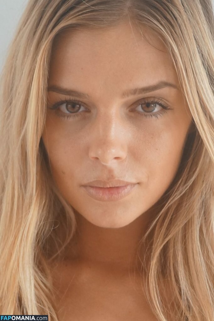 Danielle Knudson Nudo Foto trapelata #254