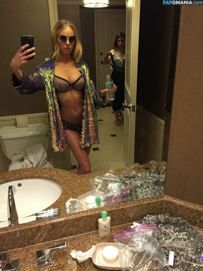 Elizabeth Turner Nudo Foto trapelata #30