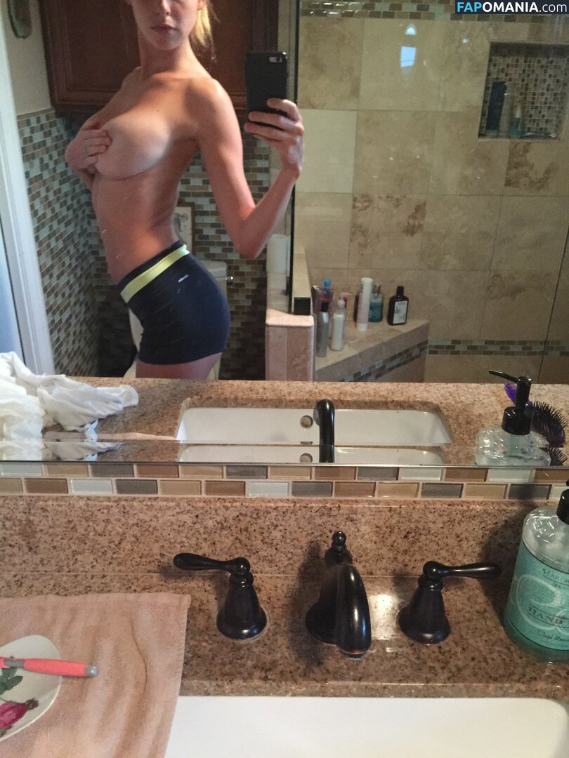 Elizabeth Turner Nudo Foto trapelata #50