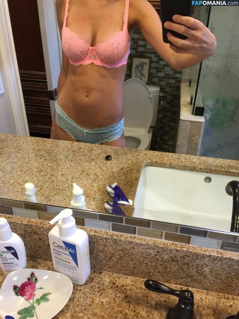 Elizabeth Turner Nudo Foto trapelata #59