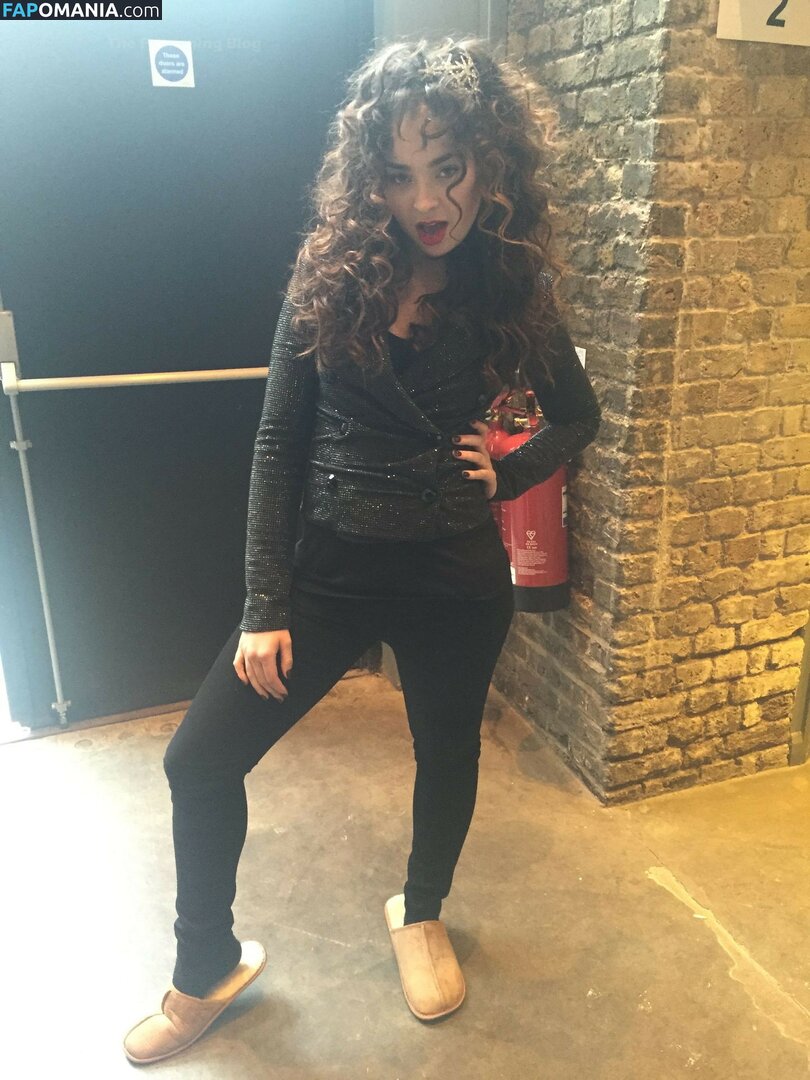 Ella Eyre Nudo Foto trapelata #15