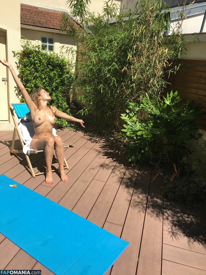Elodie Fontan Nudo Foto trapelata #6