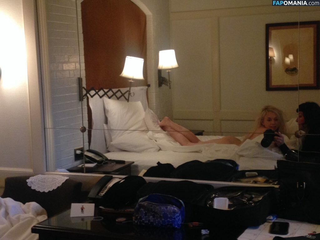 Emily Kinney Nudo Foto trapelata #9