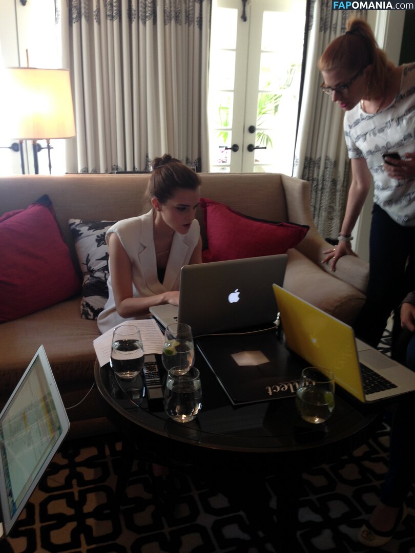 Emma Watson Nudo Foto trapelata #113