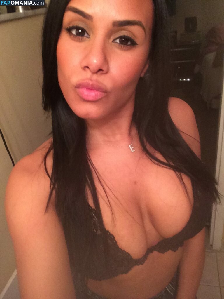 Emmaly Lugo Nudo Foto trapelata #7