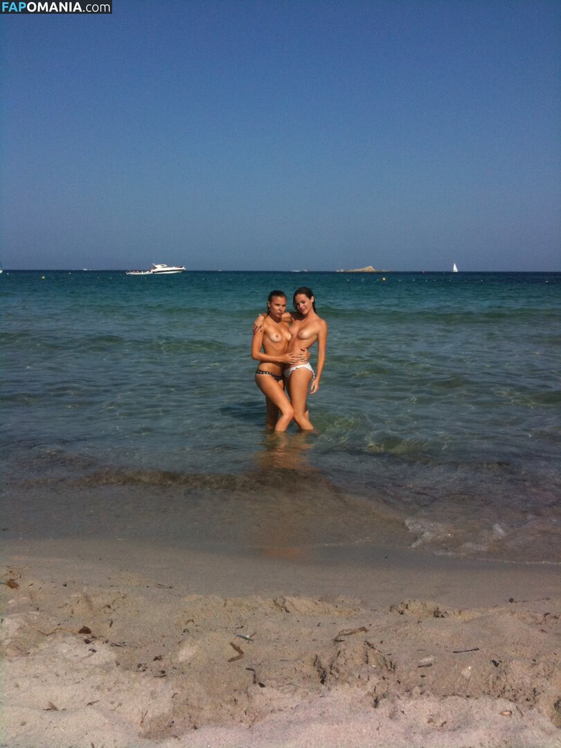 Hailey Gates And Paige Elkington Nudo Foto trapelata #11