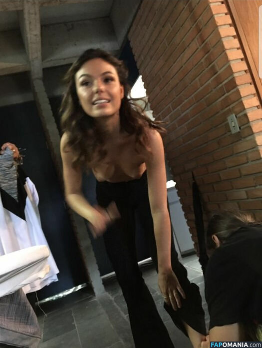 Isis Valverde Nudo Foto trapelata #1