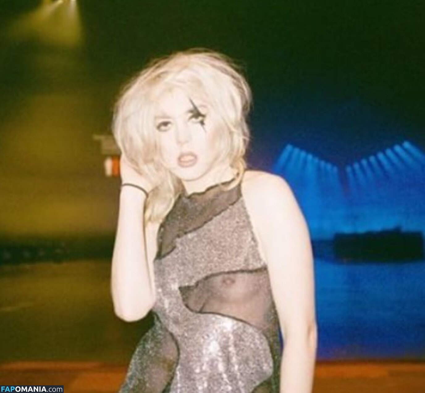 Izzy Phillips Nudo Foto trapelata #3