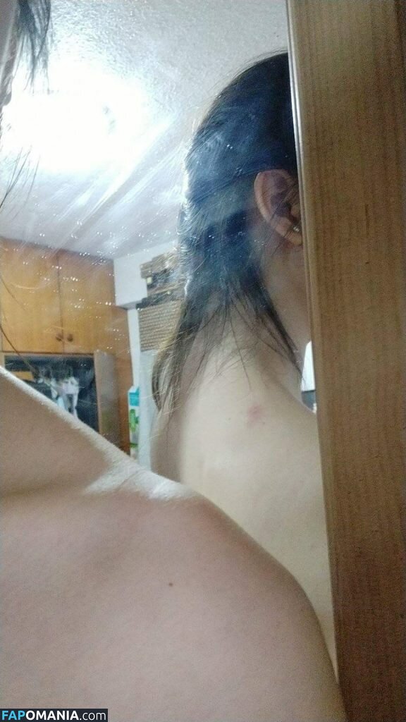 Janella Ooi Nudo Foto trapelata #4