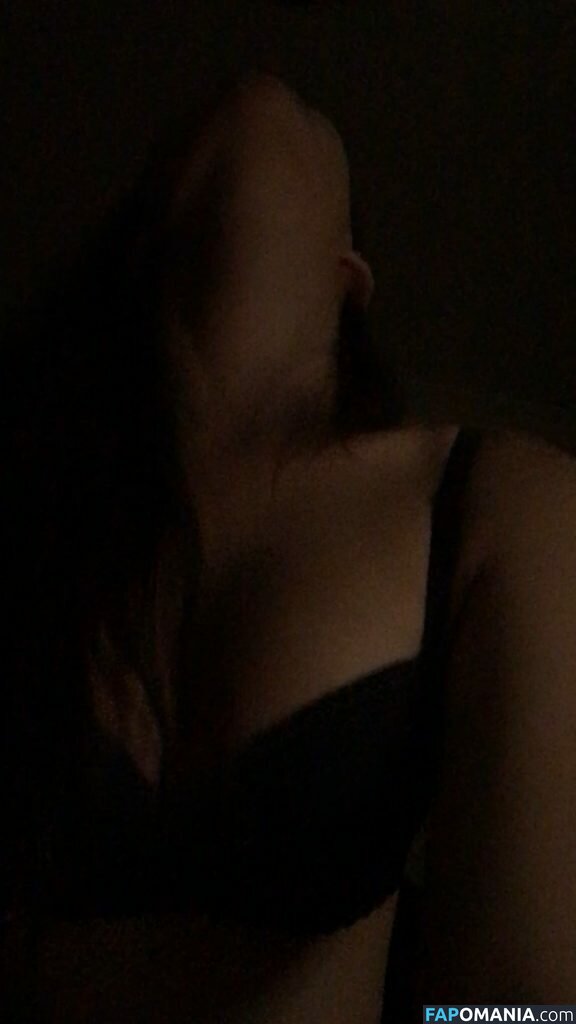 Janella Ooi Nudo Foto trapelata #77