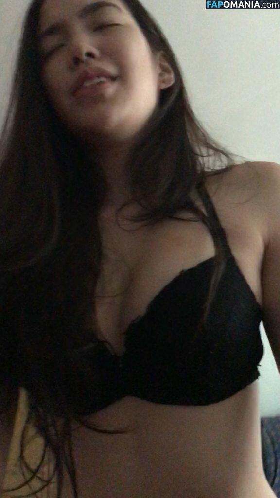 Janella Ooi Nudo Foto trapelata #202