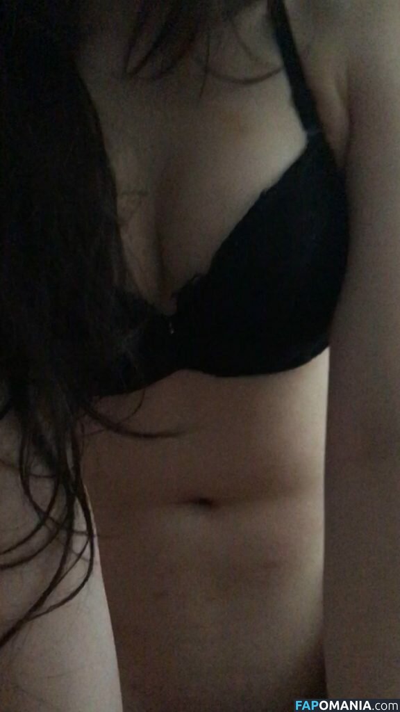 Janella Ooi Nudo Foto trapelata #203