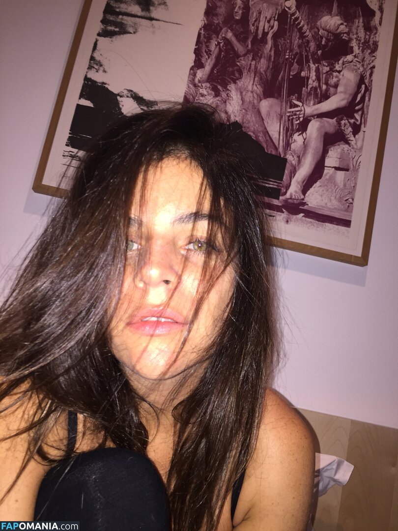 Julia Restoin Nudo Foto trapelata #7