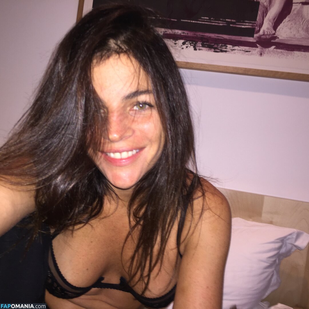 Julia Restoin Nudo Foto trapelata #9
