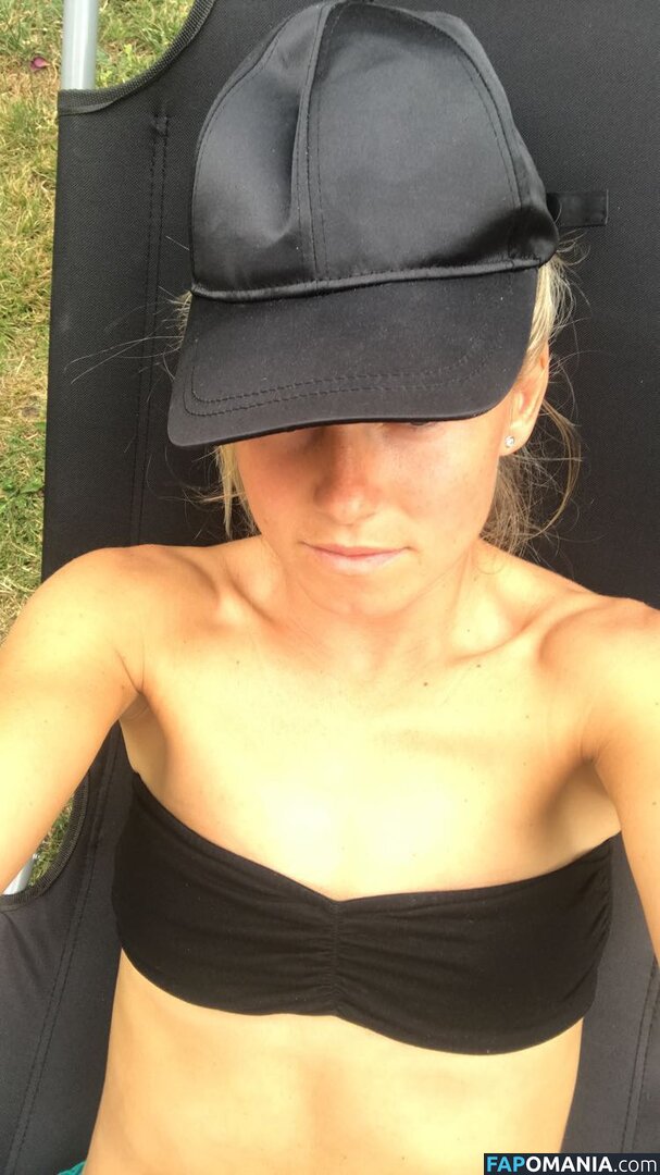 Julia Simic Nudo Foto trapelata #11