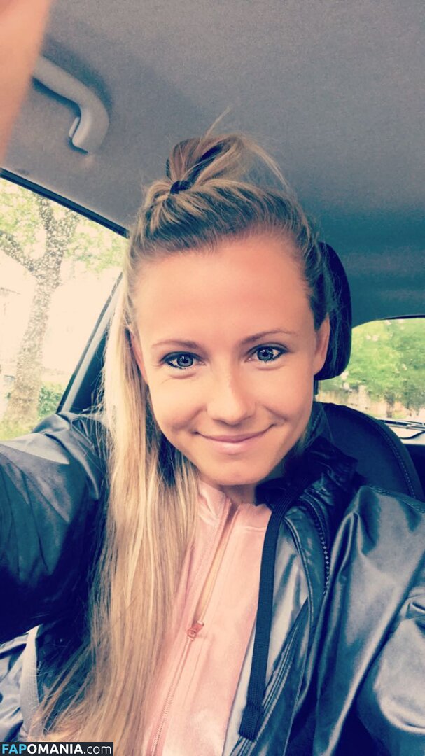 Julia Simic Nudo Foto trapelata #16