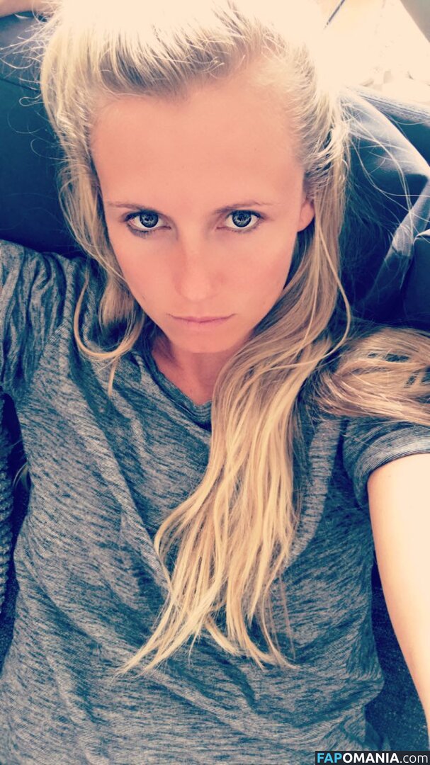 Julia Simic Nudo Foto trapelata #20