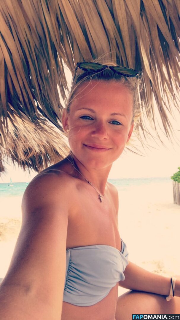 Julia Simic Nudo Foto trapelata #42