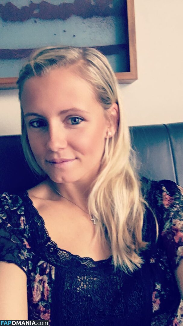 Julia Simic Nudo Foto trapelata #49