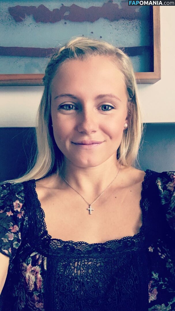 Julia Simic Nudo Foto trapelata #50