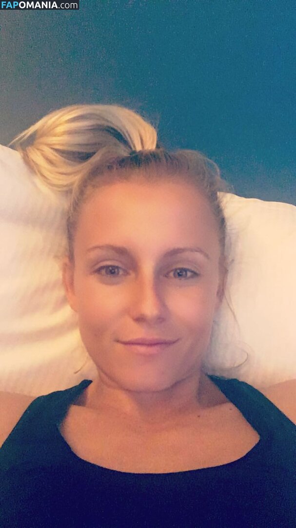 Julia Simic Nudo Foto trapelata #54