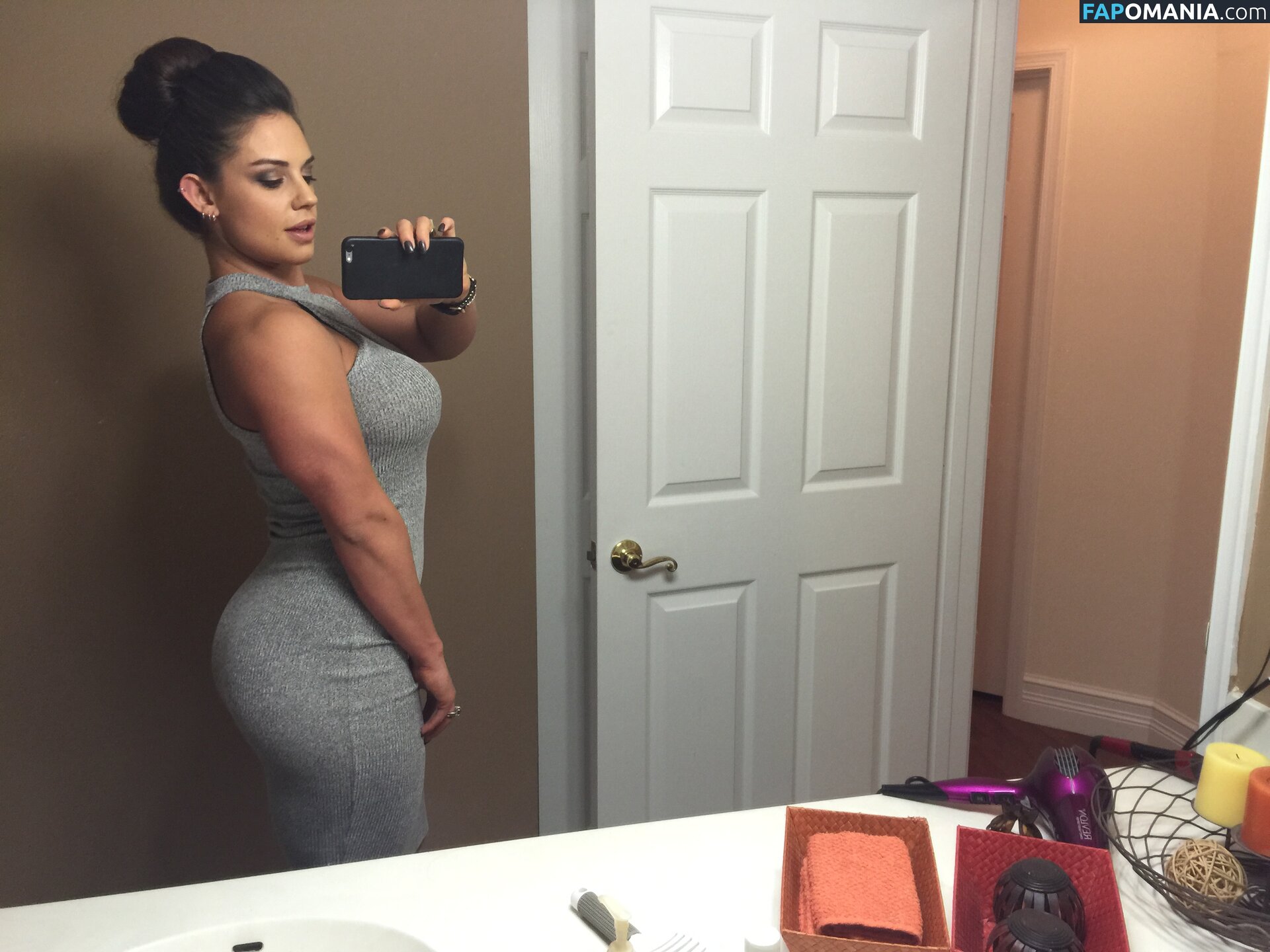 Kaitlyn WWE Nudo Foto trapelata #137