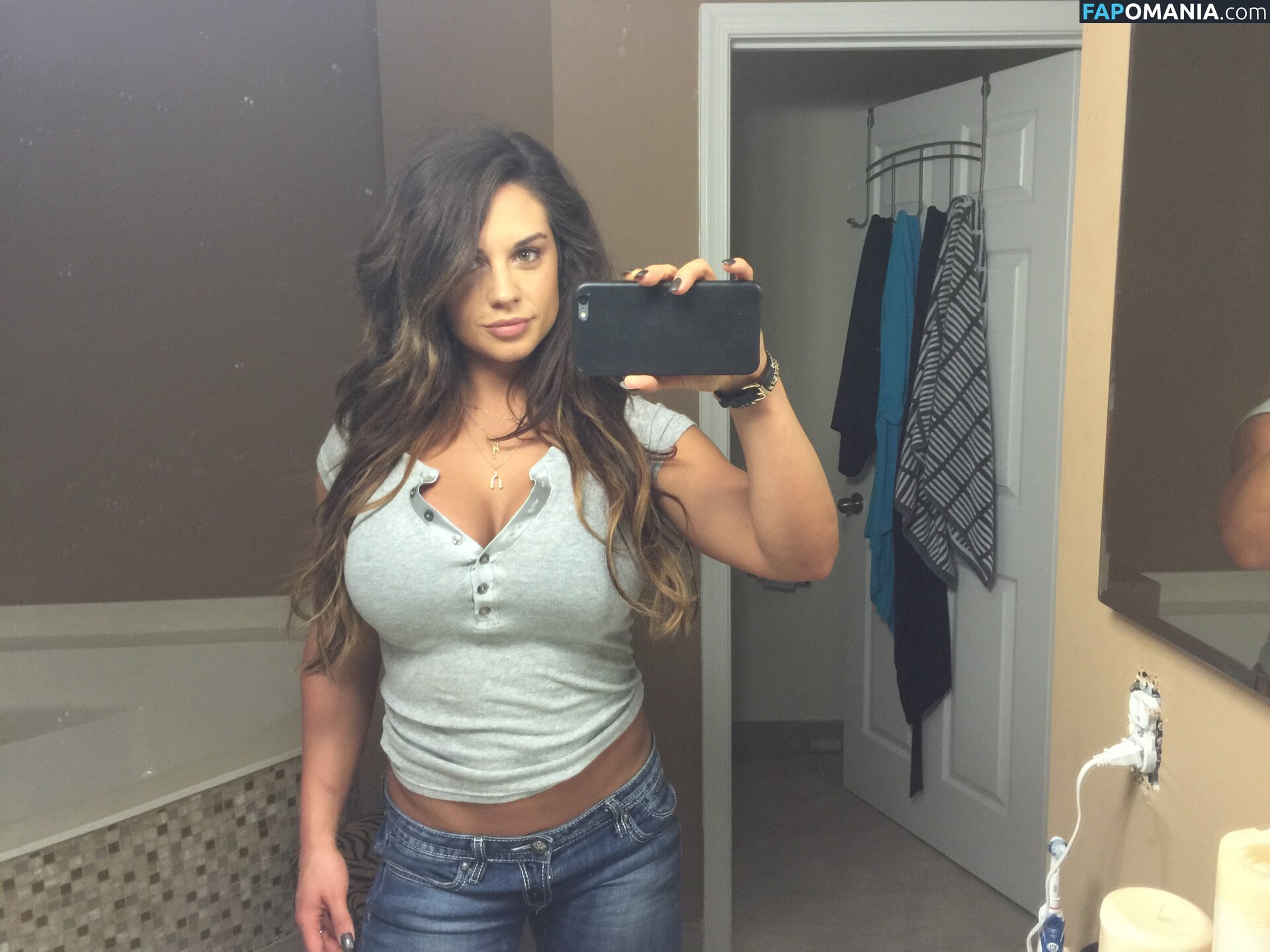 Kaitlyn WWE Nudo Foto trapelata #153