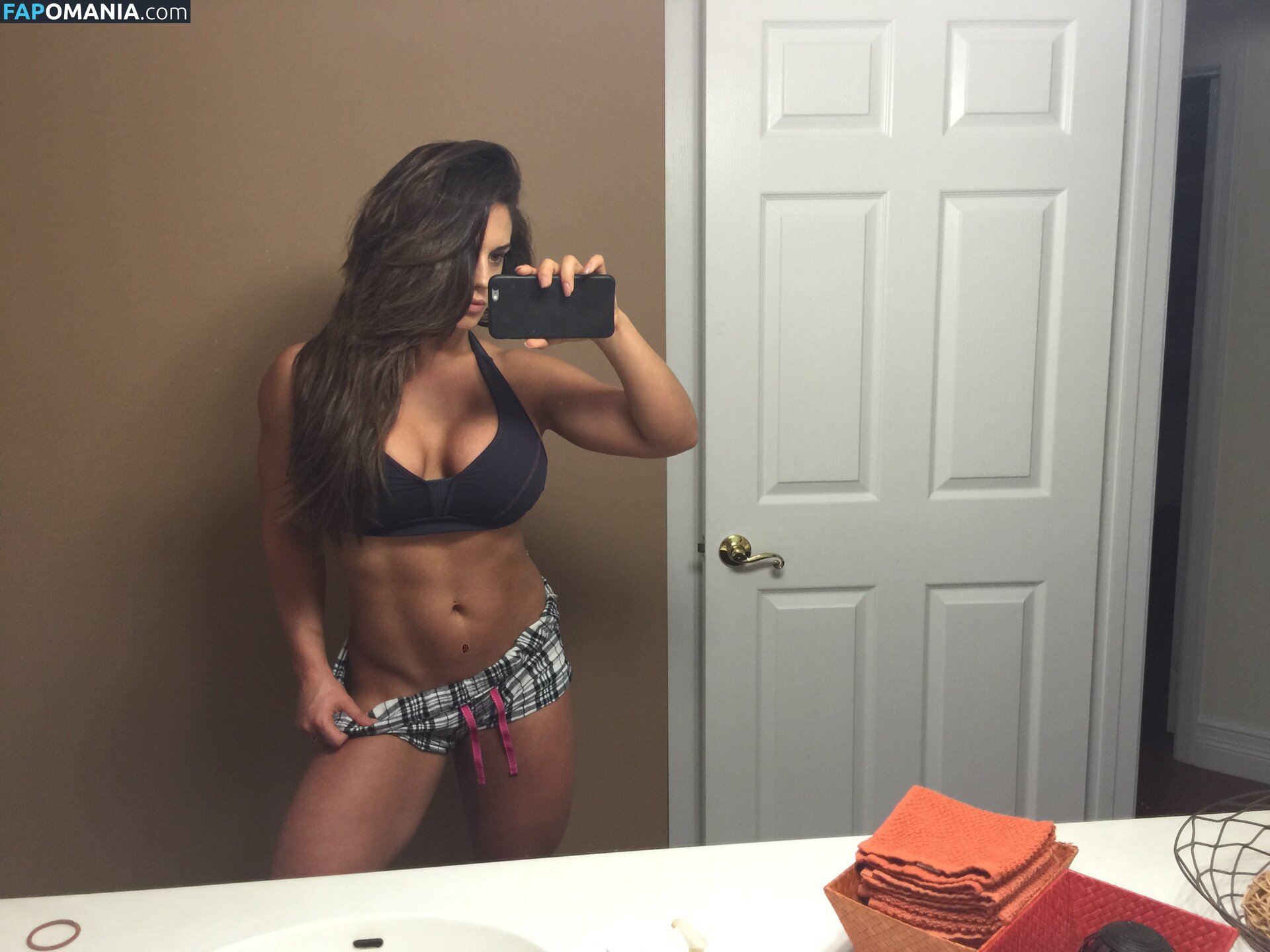 Kaitlyn WWE Nudo Foto trapelata #165