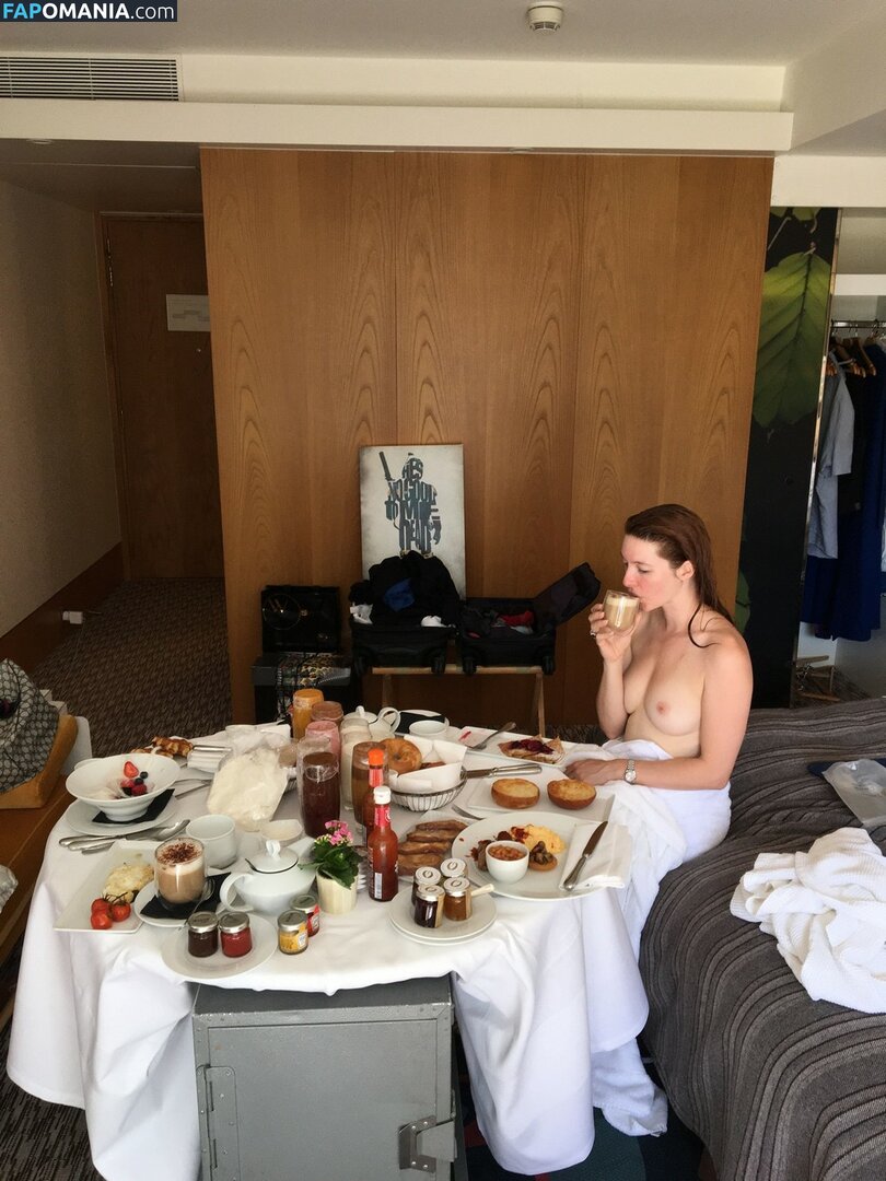 Kate Gorney Miller Nudo Foto trapelata #30