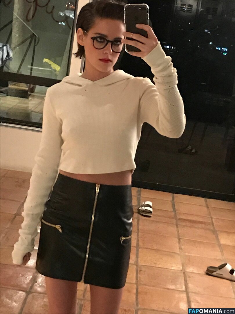 Kristen Stewart Nudo Foto trapelata #245