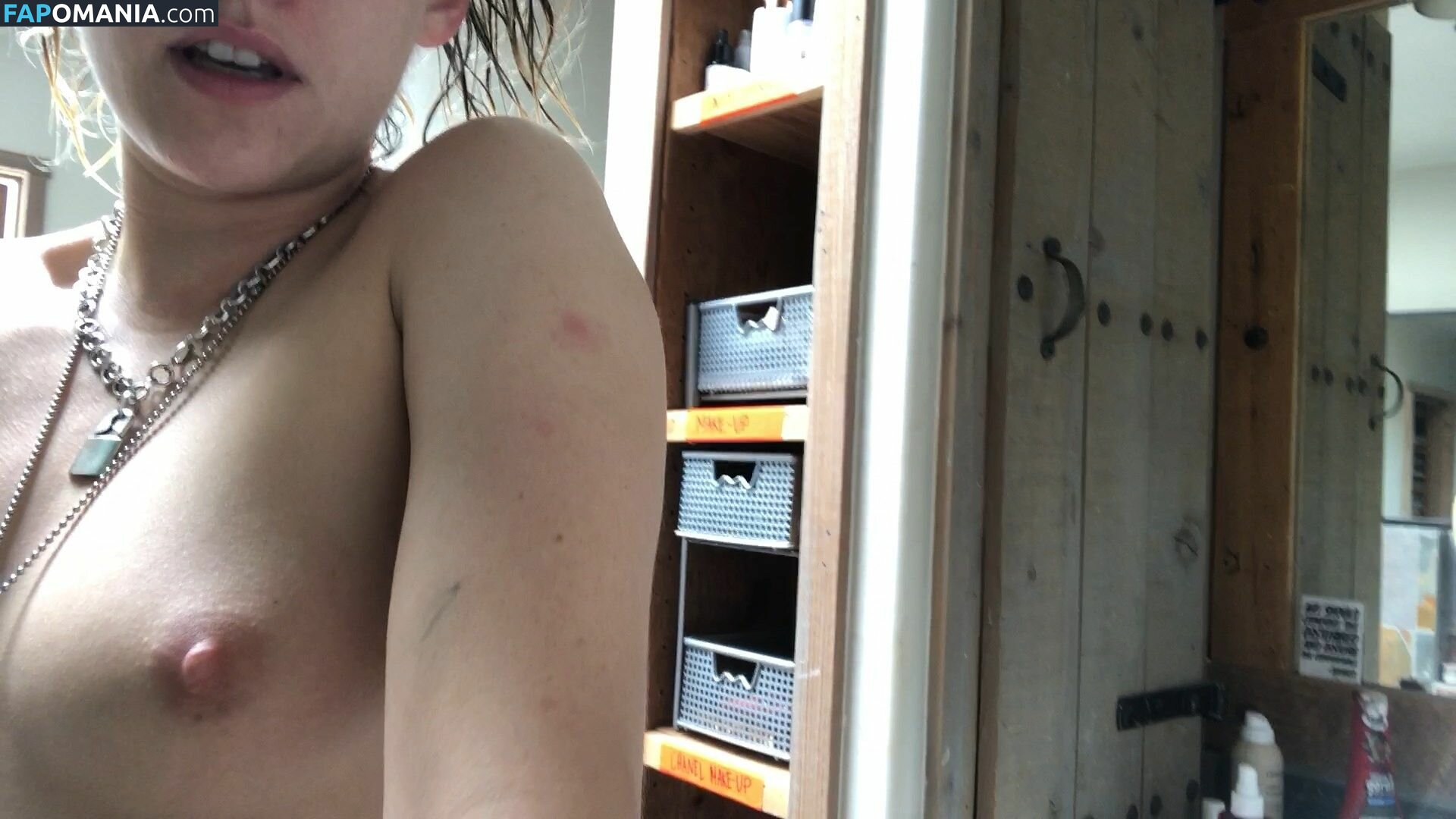 Kristen Stewart Nudo Foto trapelata #295