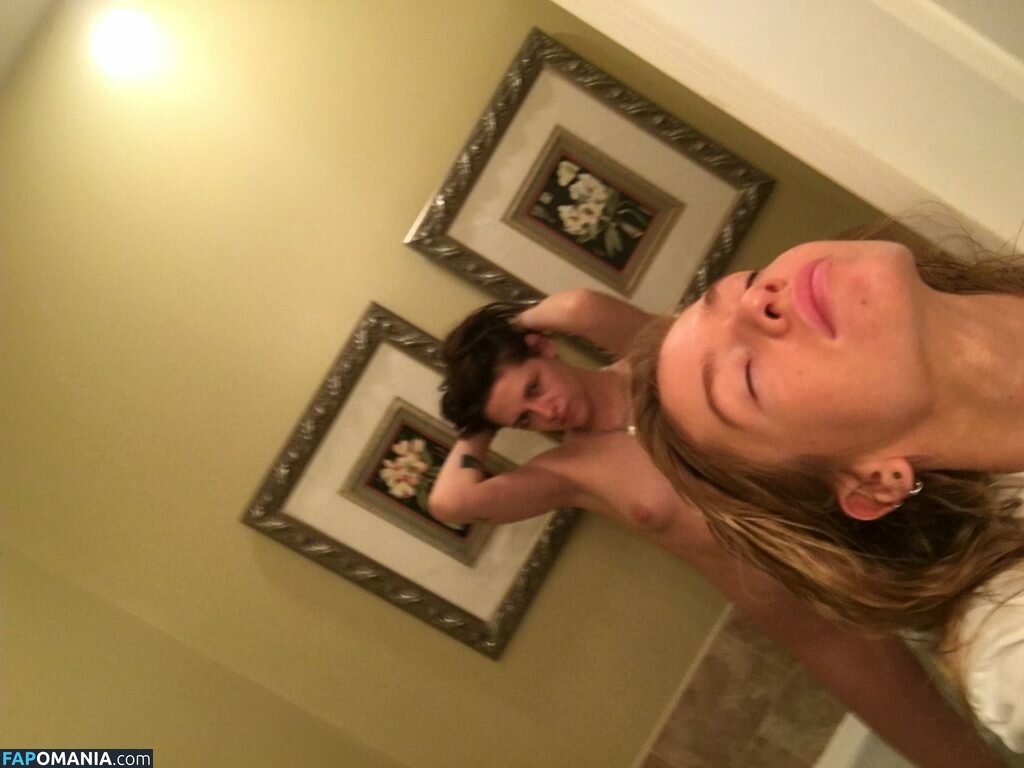 Kristen Stewart Nudo Foto trapelata #332