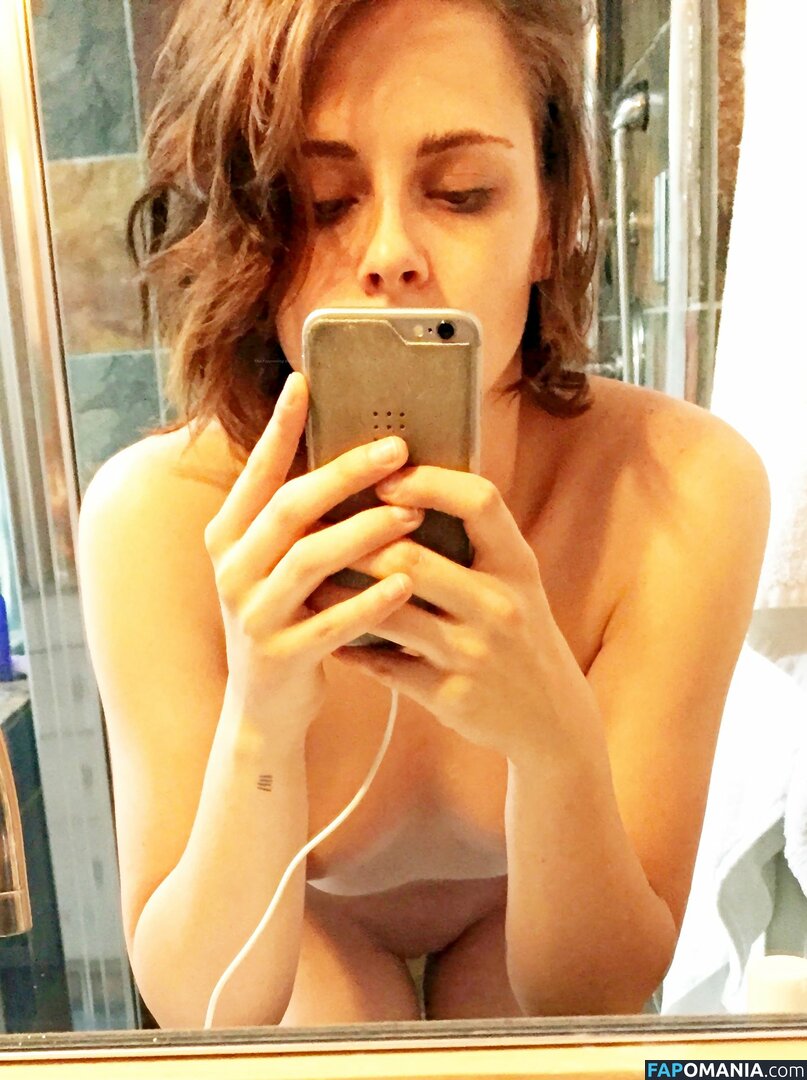 Kristen Stewart Nudo Foto trapelata #342