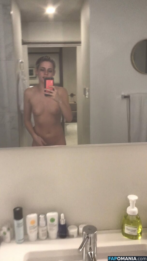 Kristen Stewart Nudo Foto trapelata #355