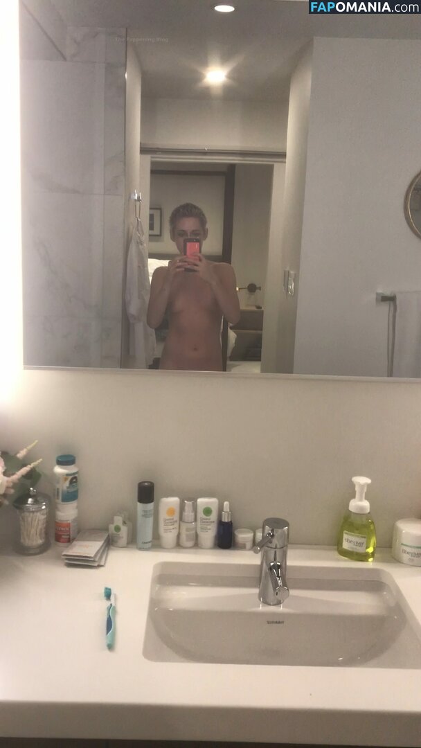 Kristen Stewart Nudo Foto trapelata #357