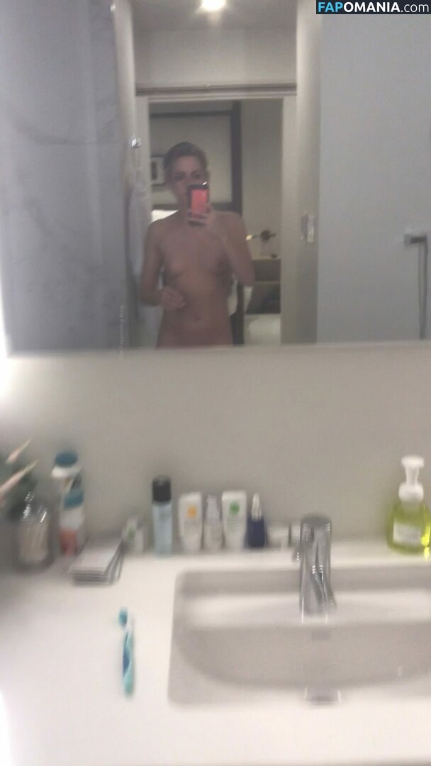 Kristen Stewart Nudo Foto trapelata #358