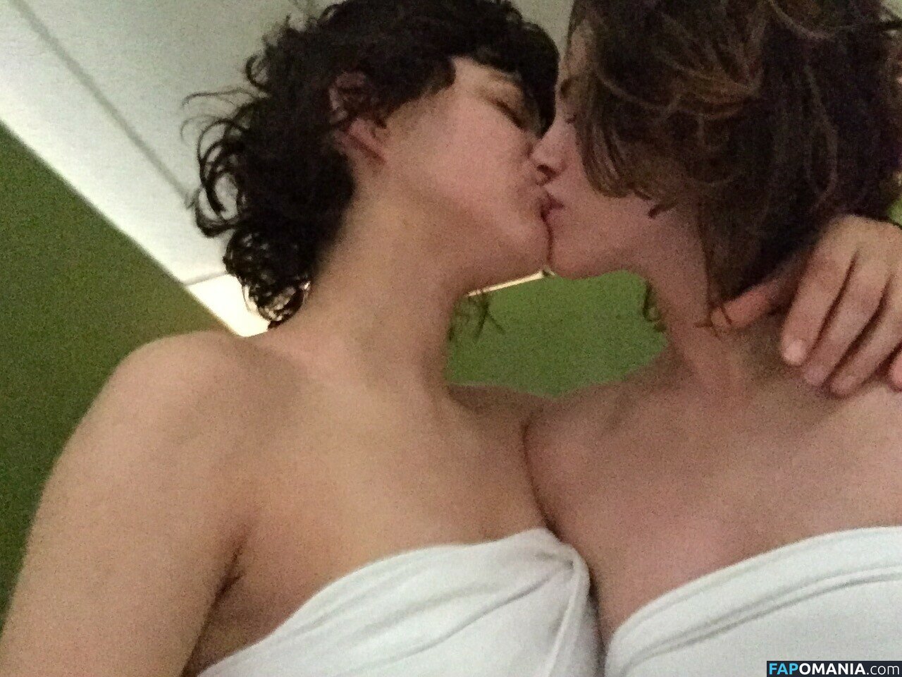 Kristen Stewart Nudo Foto trapelata #395