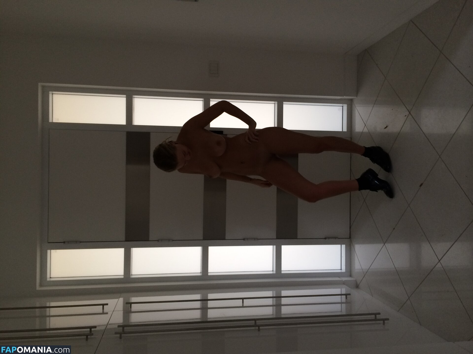 Lara Bingle Nudo Foto trapelata #147