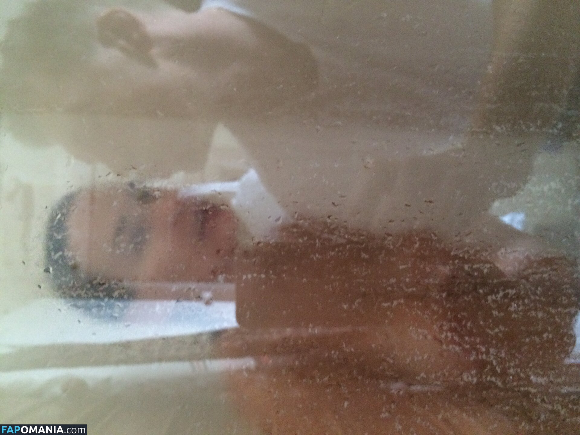 Lara Bingle Nudo Foto trapelata #235